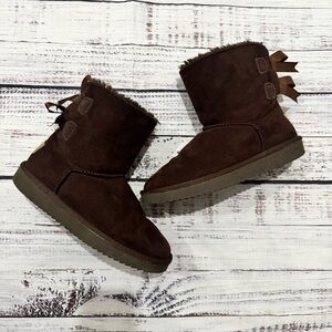 Camel crown furry boots size 6 coffee color